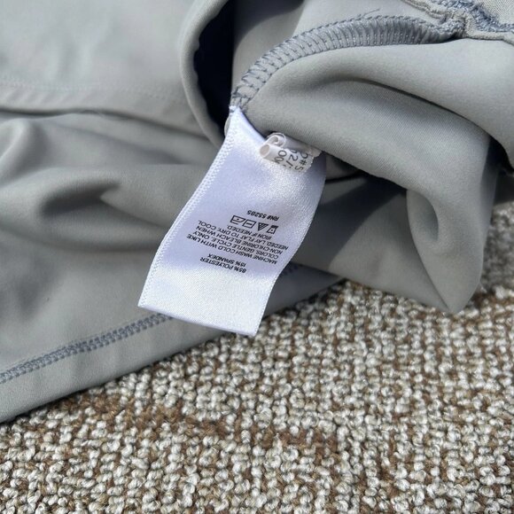 Express Blouse Women's Extra Large Gray Short Sleeve Crew Neck Top - Picture 9 of 10